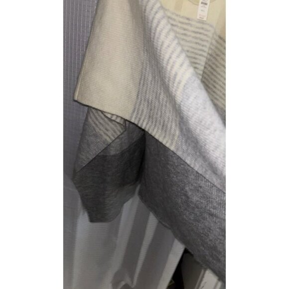 Talbots  Colorblock Cowlneck Poncho Size M/L Cream Gray Sweater  Soft NWT 99$ - Picture 4 of 9